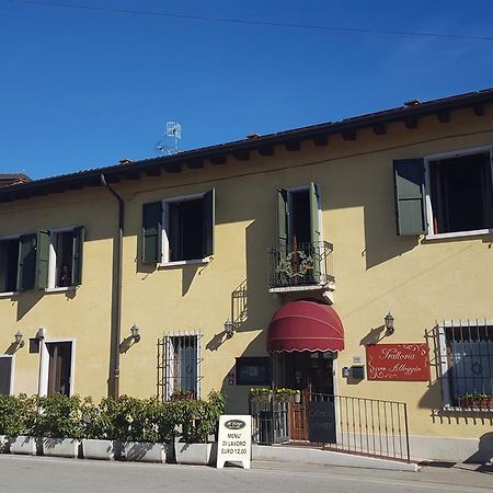 Al Borgo Alloggi Desenzano del Garda Bagian luar foto