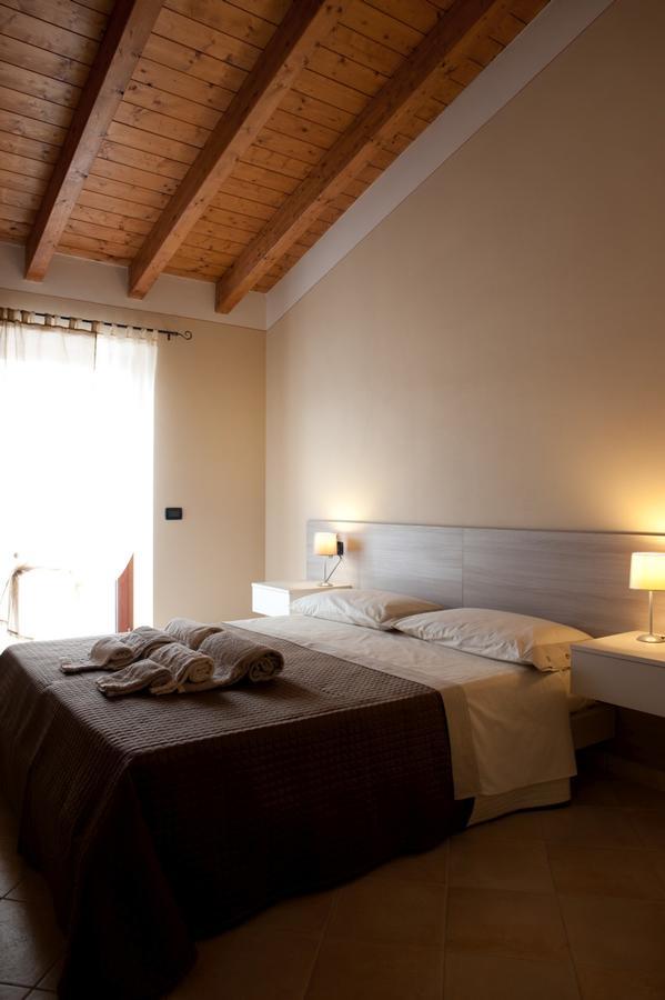 Al Borgo Alloggi Desenzano del Garda Bagian luar foto